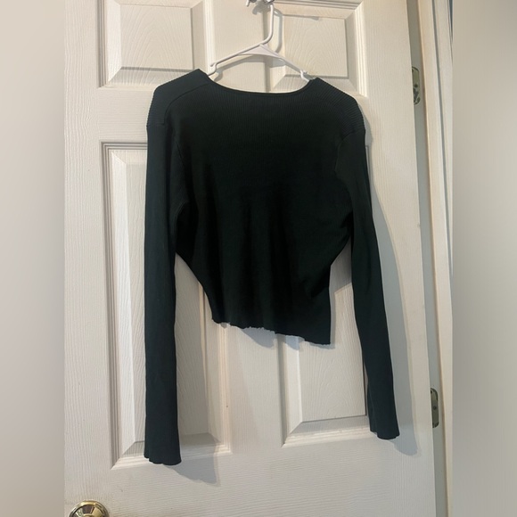 Gorgeous plus size 2x forest hunter green long sleeve ribbed vneck crop top - Picture 3 of 4